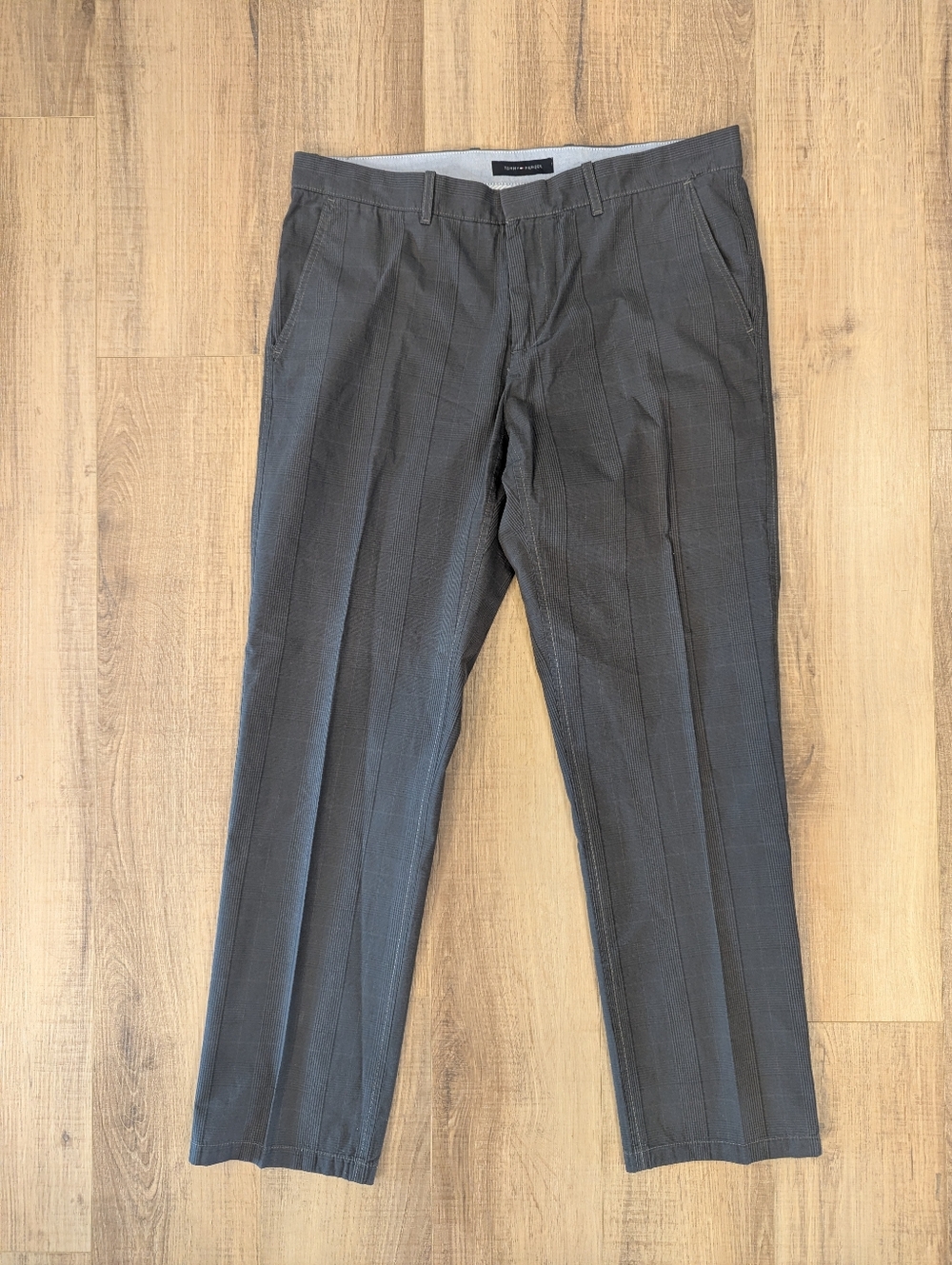 Tommy Hilfiger Custom Fit Men’s 36x32 Gray Glen Plaid Pleated Cotton Pants